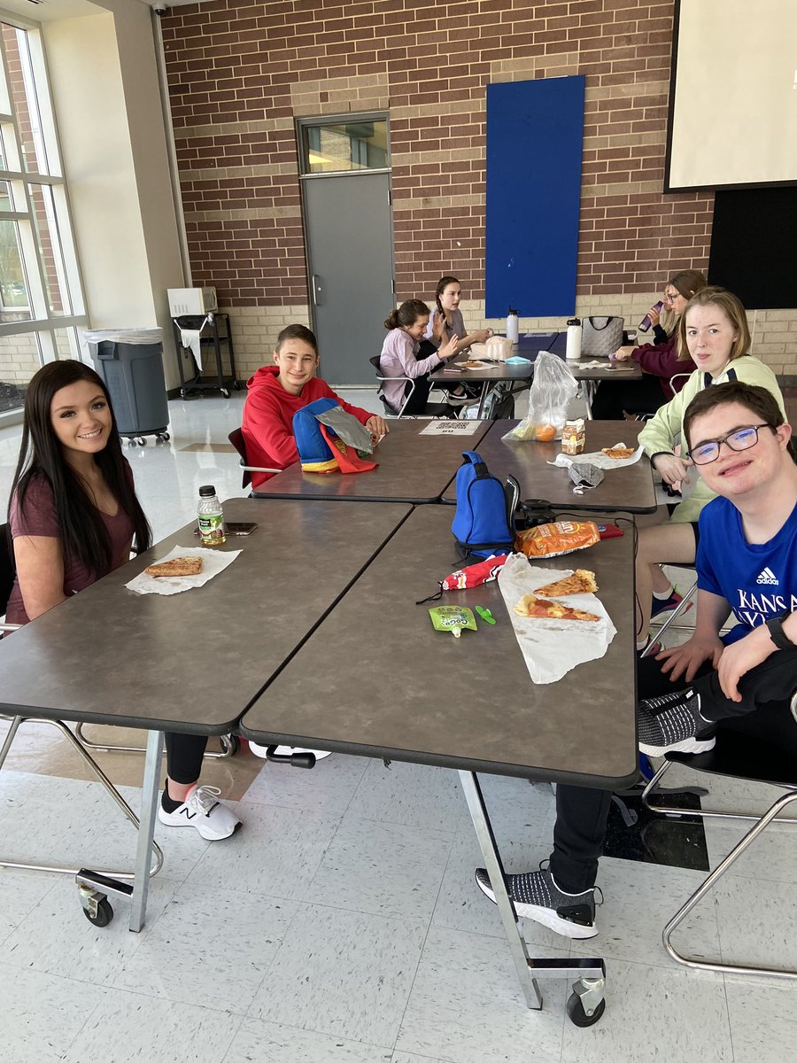 KkaestnerONW's tweet photo. Our Interpersonal Skills Class earned a #pizzaparty for their amazing efforts in the Inclusion Escape room last week! These Ravens are leading the way educating our community in the importance of  #inclusion for ALL. Thanks @PapaJohns in Olathe for donating some Pizza, SO GOOD! https://t.co/XmxwdU1ufv