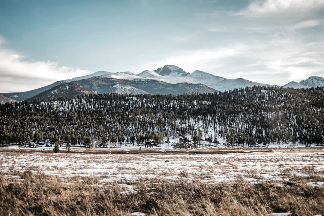 annakoberg's tweet photo. Longs Peak. RMNP. March, 2021. 
\\
#beauty #longspeak #winter #rmnp #photowalk #landscapephotography #landscape #photography #winterbeauty #winterscene #naturelover #nationalpark #photonarrative #naturalcolorado #visitestespark #coloradolove #coloradoliving https://t.co/Ul74E2rOnj