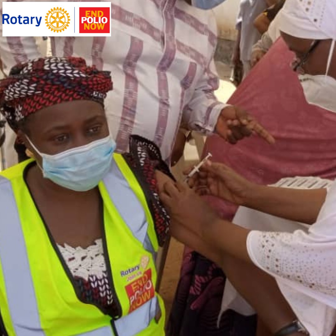 PolioPlusNG's tweet photo. Rotary frontline workers amongst the first to get vaccinated. The vaccine is safe and effective. Click on the link to get yourself register for the Covid-19 vaccine. 
https://t.co/CdtM18HTJb
#EndPolio #covid19 #KeepPolio@Zero #StayPolioFree #GetVaccinated https://t.co/ewG6QQHmnT