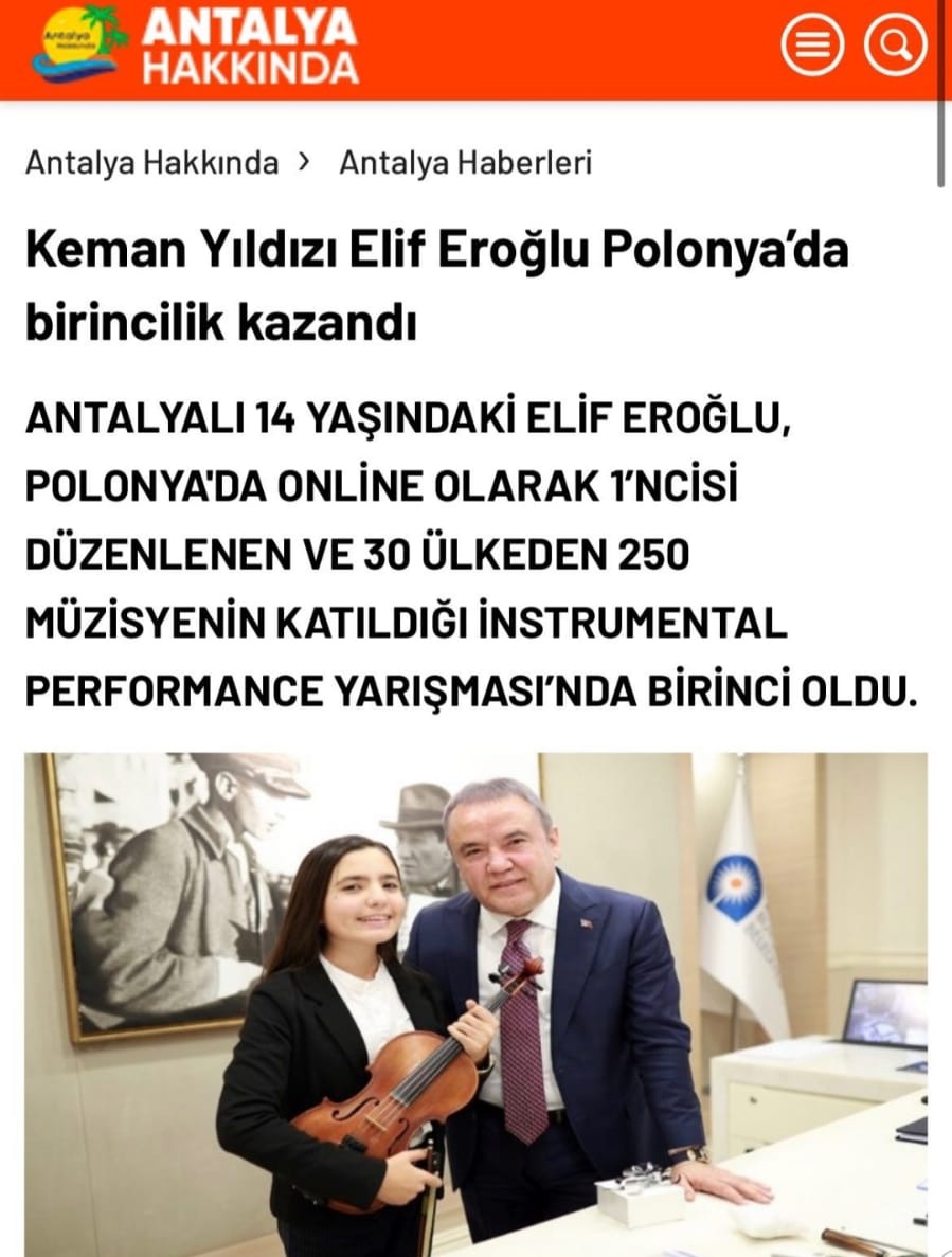 elifplaysviolin's tweet photo. Gazeteci büyüklerime, verdikleri destek için teşekkür ederim🙏🏻❤📺🎙📰
#eliferoglu #antalya #littleviolinist #gençmüzisyenleredestek 🎶🎻🎹 https://t.co/avxIc6HFgl