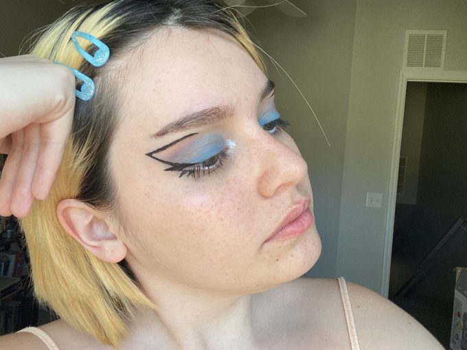 🦋💙🖌 https://t.co/4720oZuizz