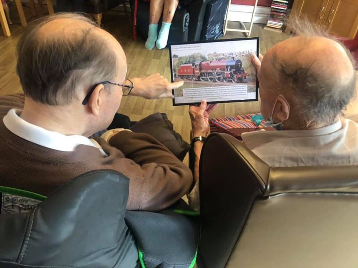 MonarchHC's tweet image. monarchhealthcare.co.uk/enjoying-the-d…

How the residents at Pinxton Manor have been spending their time.
#pinxtonmanor #dementiacare #nursingcare #residentialcare