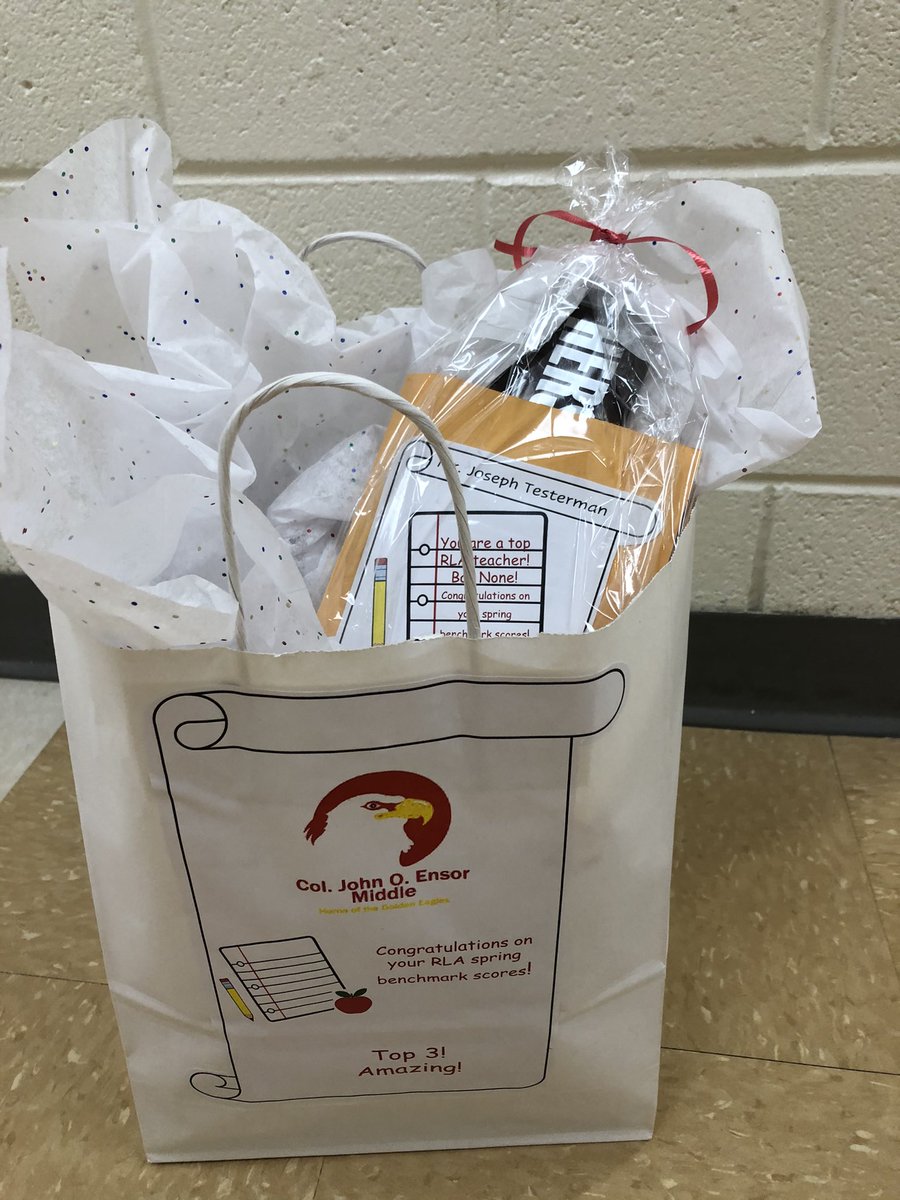 rtguerra_ensor's tweet photo. What a way to start the day!  Thank you @CAragon_CI Dominguez for the thoughtful gifts. I could see the bright eyes as I delivered to the teachers!  So special!  #TeamSISD #RLArocks https://t.co/7V7ZWUAl0t