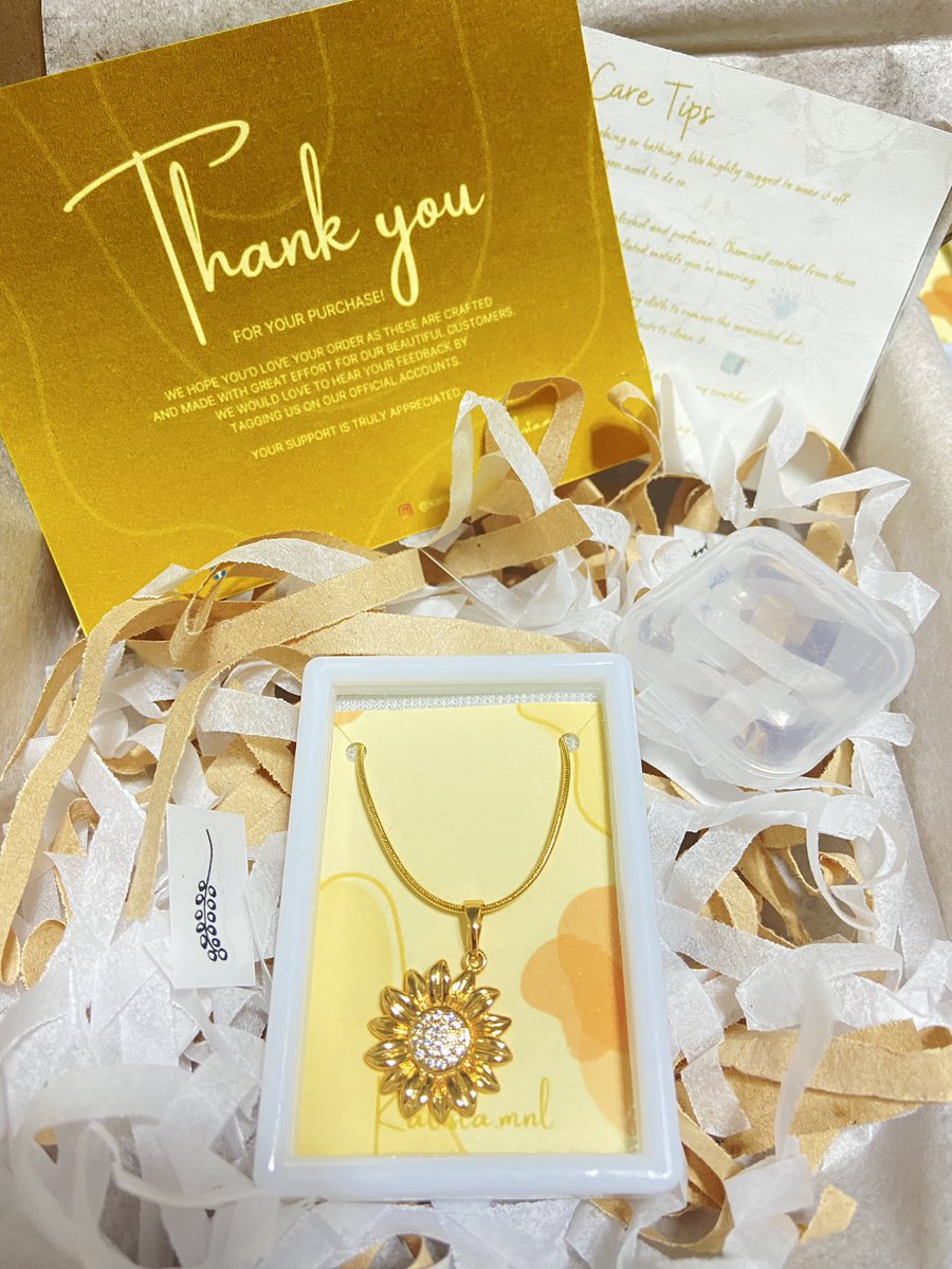 KalistaMnl's tweet photo. 🛒 Karenn &amp; Monica ✨
🎁 Package A for only P 249 each
💌 DM us for orders

#Kalistamnl #AddToCartNow #UnwrapKalista #styleph  #supportlocal #kalistamnllive #smallbusiness #smallbusinessph #localacessories #acessories https://t.co/PwO0r7tfzN