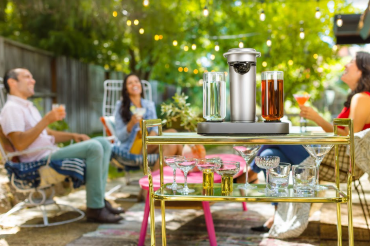 Bartesian's tweet photo. Thank you, @Allure_magazine! "The Bartesian Premium Cocktail Machine is really, really worth it."
https://t.co/L9IHxkyvvB
.
.
.
#luxury #drinkmaker #premiumcocktails #cocktailhour #cocktailgift #cocktailsathome #cocktailmaker #happyhour #happyhourathome #cocktailsondemand https://t.co/rBg7UAk0nH