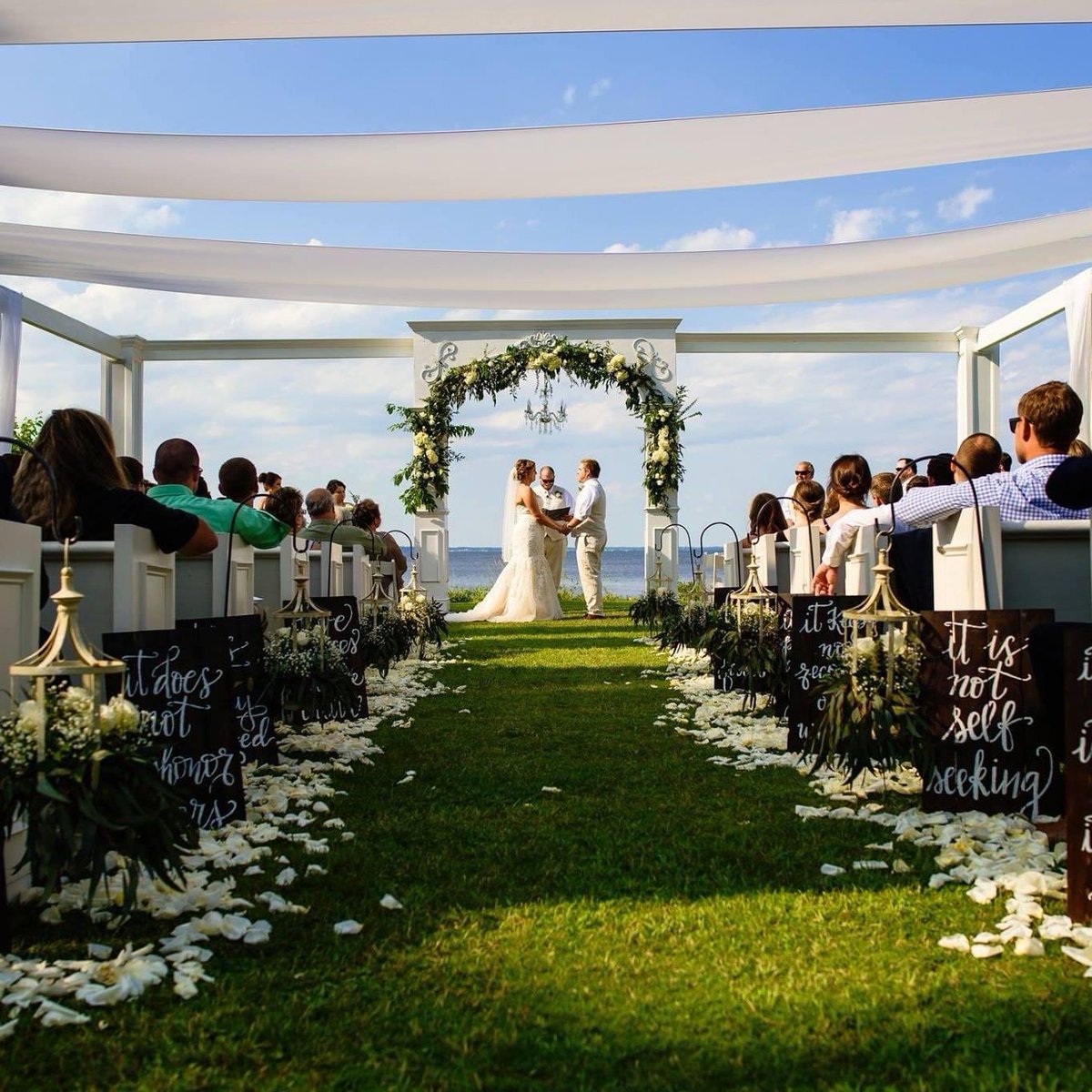 Beautiful weather has us super excited for weddings to start back up!
.
.
.
.
.
#NeuseBreeze #weddings #weddingwednesday #weddingseason #weddingvenue #WEDDINGPHOTOGRAPHY #weddinginspiration #weddinginspo #weddingideas #WeddingCeremony #weddingday #weddingplanning #happilymarried