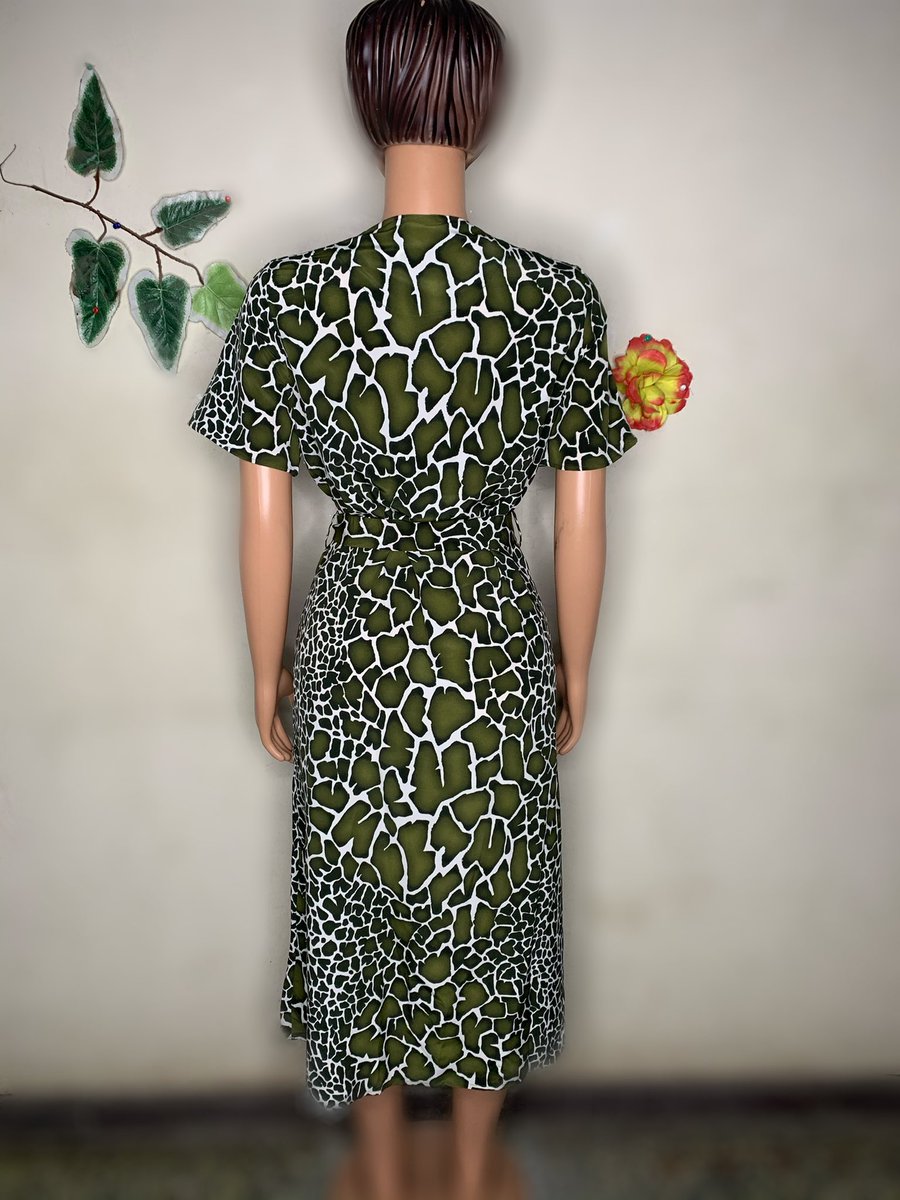 OkirikaLollipop's tweet photo. Green print shirt dress🥰🥰🥰
Size: UK 18/20
Price: N4000
Blue shirt dress/Kimono🥰🥰🥰
Size: UK 10/12
Price: N3500
Kindly help me RT 🙏
Big brother naija, Flutterwave, #laycon #EricaTheStandard #FreePamilerin ibori, delta, #FireOnTheFilm #MakeWeRunAm Ozo Day https://t.co/m7qHeSBbHh