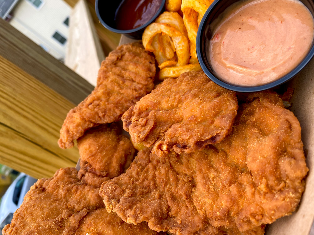 Made for dipping. Don’t forget your favorite Backyard dippin’ sauce whenever you order freshly fried chicken tenders! 🔥