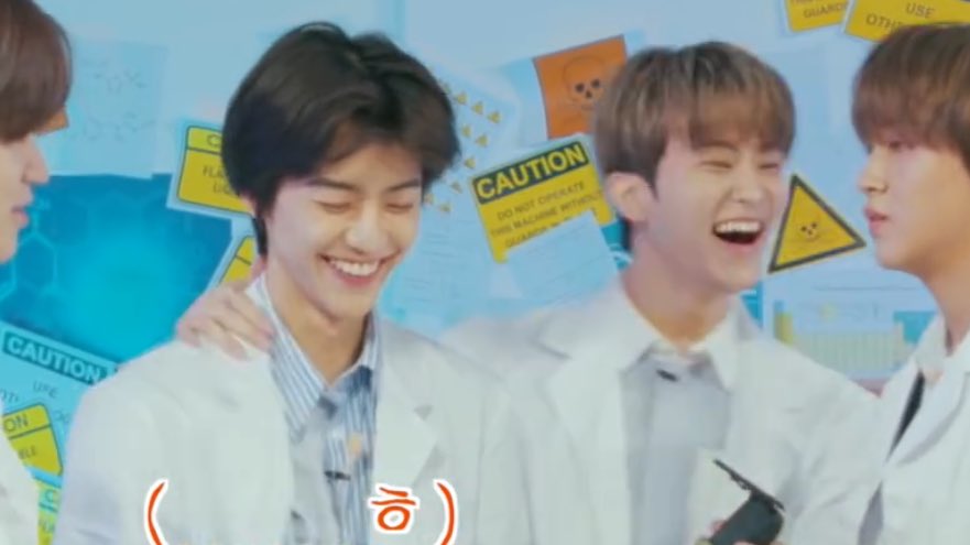 incorrectmrkjmn's tweet photo. jaemin: i decided to sleep with mark hyung one last time... 

chenle:

jaemin: just to make sure i don't like him...

chenle:

chenle: ok hyung. 

the bonding in question: https://t.co/XtiXv2NF89