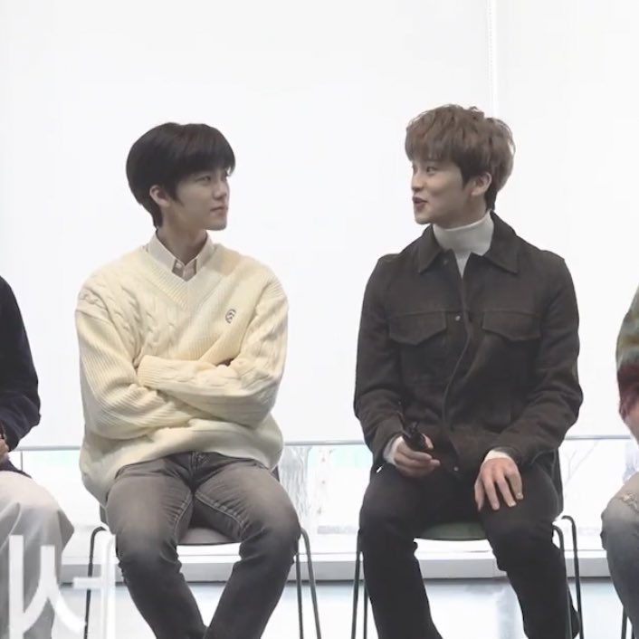 incorrectmrkjmn's tweet photo. jaemin: i decided to sleep with mark hyung one last time... 

chenle:

jaemin: just to make sure i don't like him...

chenle:

chenle: ok hyung. 

the bonding in question: https://t.co/XtiXv2NF89