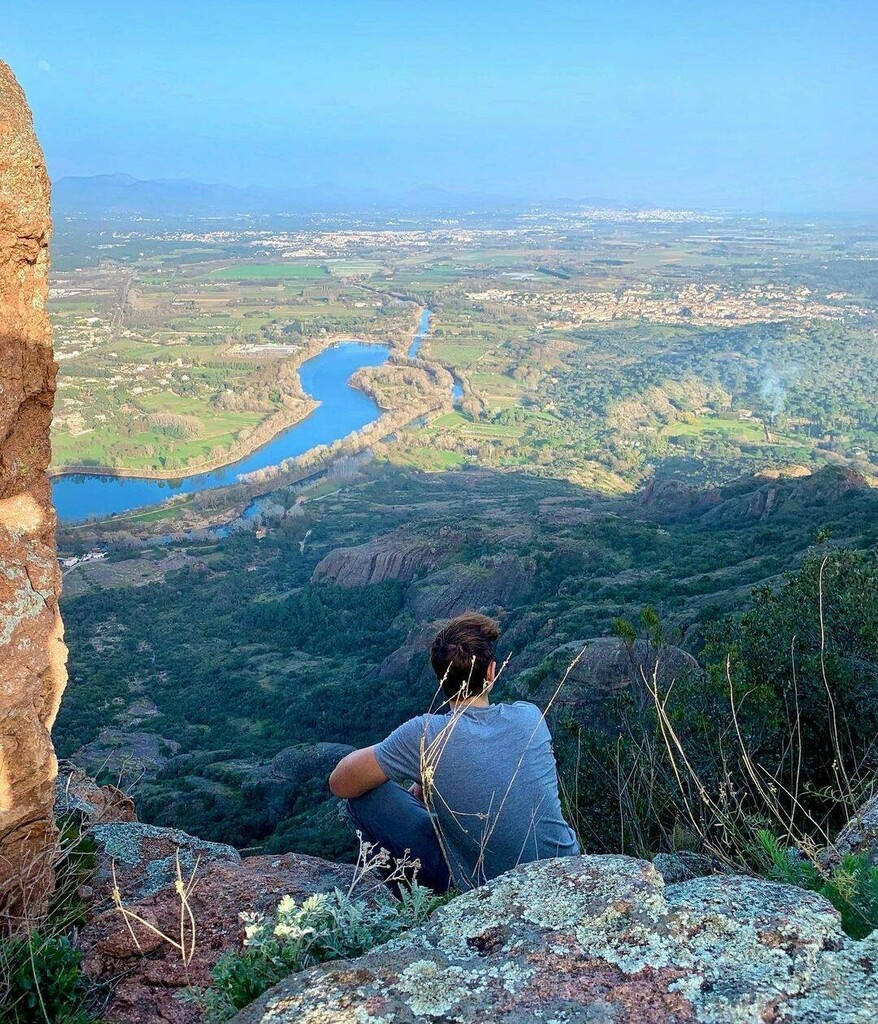 Savoir apprécier le paysage et ce calme 😊

Photo @ode_to_j0y model <a href="/josk/">Jos Kok</a>.allg 
.....
Pour apparaître sur nos réseaux sociaux, partagez vos posts avec le #sunsearoc 👌🏻 ✅
—————————————
#igerstoulon #france4dreams #dutch
#landscapephotography #france_foc… instagr.am/p/CMPn9JhIeYh/