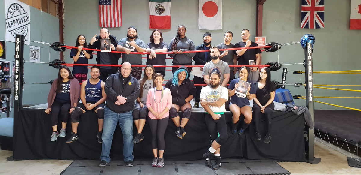 Hybridsow's tweet photo. That one time Molly Holly came for a seminar.. congratulations on the @WWE Hall of Fame induction. Definitely one of the nicest person I've ever met in my entire life. #mollygoround #mightymolly #missmadness https://t.co/NOdNlhQ8gA
