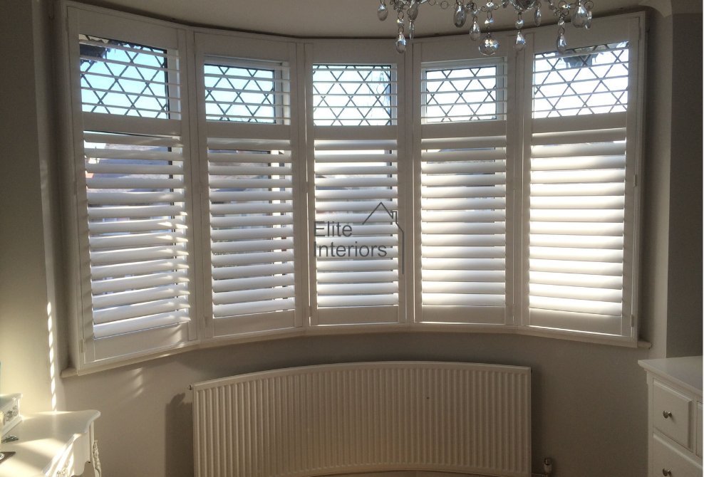 Eliteintslondon's tweet image. You can really see the privacy these recently fitted #Shutters give in daylight. As always with #BayWindowShutters, we use #BayPosts &amp;amp; corner posts to give you a stronger, more practical shutter set. See our #London Hardwood Plantation Shutters projects @ buff.ly/2IvC3Mp