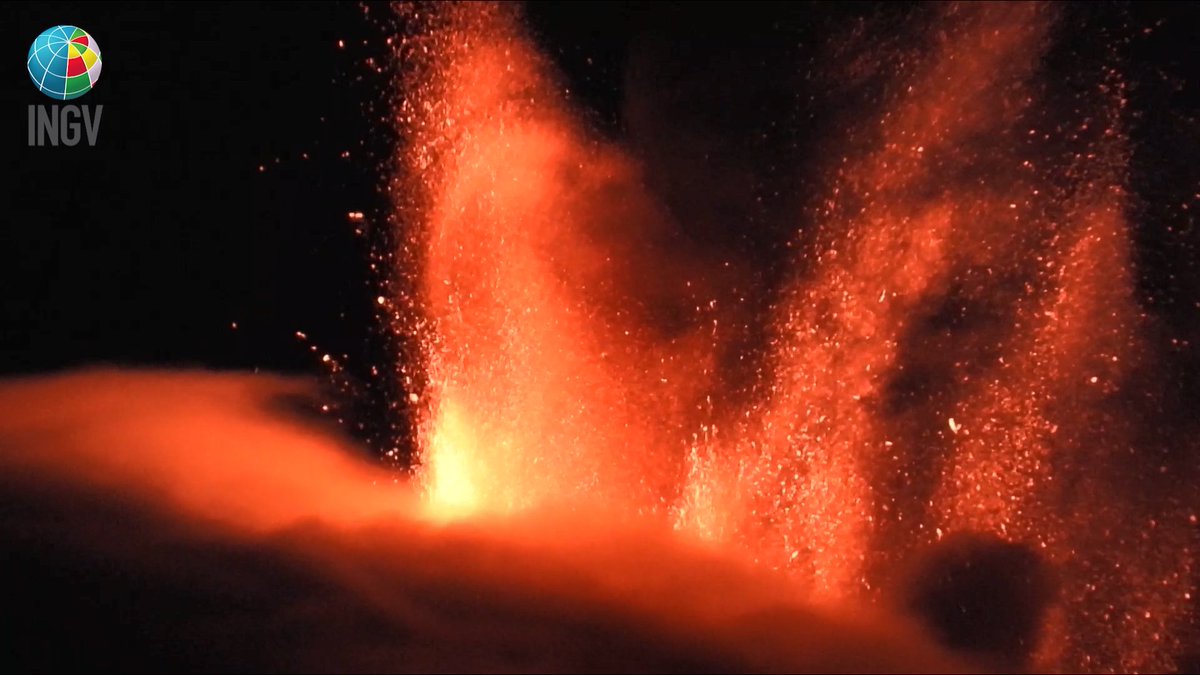 Two minutes of #Etna's fireworks of last night (9-10 March 2021) on the INGVvulcani YouTube channel. This time with brand-new progressive rock'n'roll music by yours truly.

youtu.be/KBW4rM6ouiI