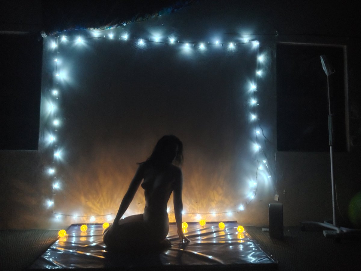OquilaThrive's tweet photo. Find your authentic self in the nakedness of your body
#oquila #nakedchallenge #nakedyoga #nudeyoga #nakedperson #yoga #yogis #yogaatnight #yogapractice #yogagirl #takeyourclothesoff #dothingsnaked #getnaked #bodylove #yoga #yogatraining #yogalife #onlyfans #OF #beauty #nude #sex https://t.co/4N3OLTTJat