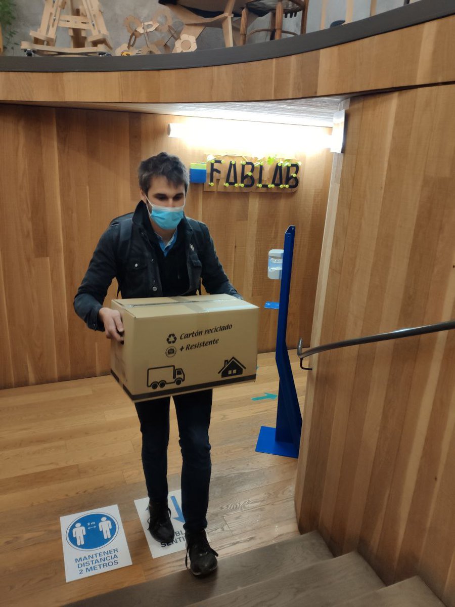 autofabricantes's tweet photo. Porque 5 años de investigación colectiva NO caben en unas cajas. Tenemos que parar este apropello #DefiendoMedialabPrado #SaveTheLab @MedialabPrado https://t.co/FTwP6f9kdi