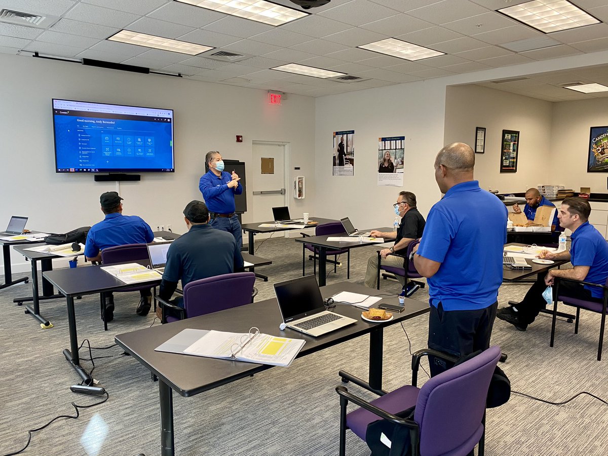 AndyBermudez10's tweet photo. Maintenance Supervisor meeting. Becoming budget experts to be #1 in 2021!! #Budget #Plan #Execute #TROC #SouthFL https://t.co/LnJnvVCFH5