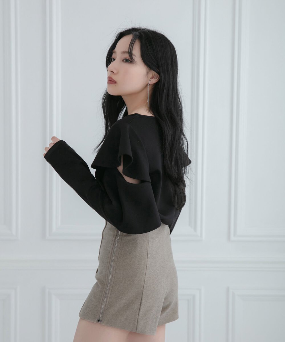saepiii_0330's tweet photo. Black and Beige https://t.co/kwvPtU2Bpi