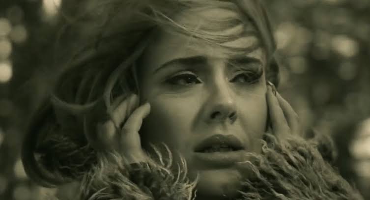 adelebrasilx's tweet image. "Hello" atingiu a marca de 2,8 bilhões de visualizações no YouTube.