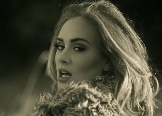 adelebrasilx's tweet image. "Hello" atingiu a marca de 2,8 bilhões de visualizações no YouTube.