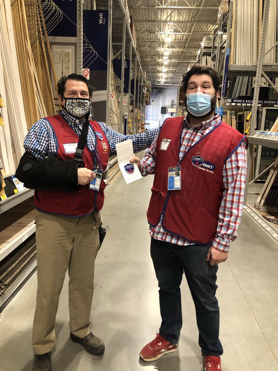 lowes0637 tweet media