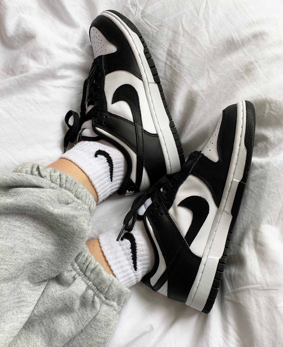 TheSoleWomens's tweet image. HUGE GIVEAWAY! We're giving away a pair of the Nike Dunk Low Retro White/Black to one lucky winner. 🔥

The rules are simple:

1. Follow @TheSoleWomens
2. LIKE and RETWEET this tweet
3. Comment with your UK shoe size

Good luck! The winner will be announced 12th March.