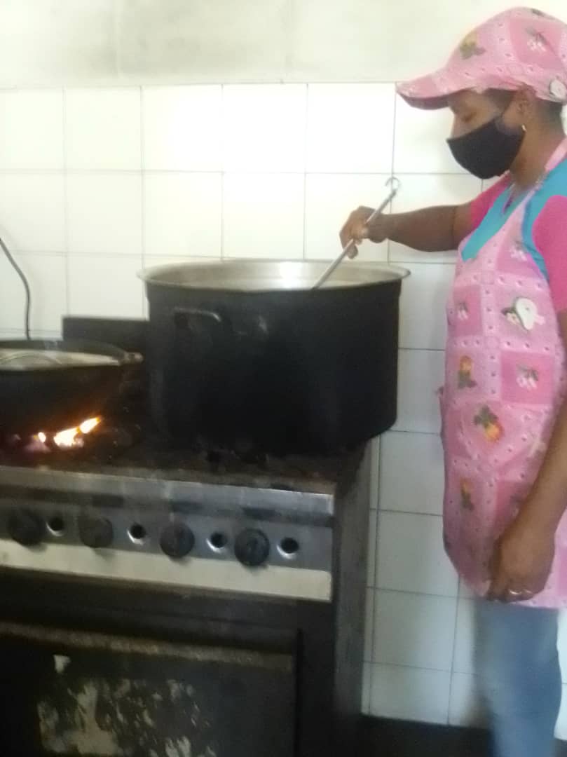 SERVICIO DE COMEDOR ACTIVO EN LAS INSTITUCIONES DEL MUNICIPIO...#SimónPlanas #Lara 
@MPPEDUCACION
<a href="/Nixonarrieche17/">Nixon Gabriel</a>
<a href="/ZeLara2/">ZeLaramppe</a>
<a href="/gustavorinc_n/">Dr. Gustavo Rincón</a>
<a href="/gestionperfecta/">Carmen Meléndez</a> 
<a href="/e_maribeli/">MARIBEL IBARRA</a>
<a href="/AurimarVargas1/">Aurimar Vargas</a>