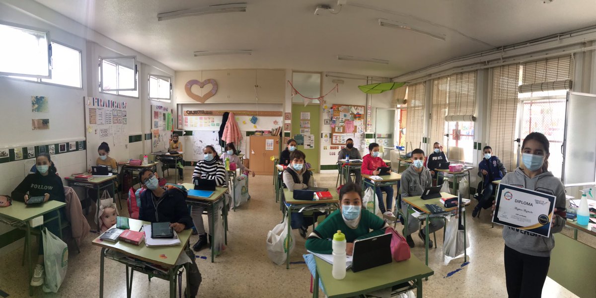 RosalesColegio's tweet photo. Orgullos@s de nuestr@s niñ@s y su participación en #SolidarizArte de @ayudemosaunnino para visibilizar la problemática del #COVID19 y #TrabajoInfantil
💓Incluso una de nuestras niñas fue finalista 🥰

Gracias por luchar por erradicar la pobreza y promover un mundo más justo 🙏🏽 https://t.co/C7nYCHVsMa