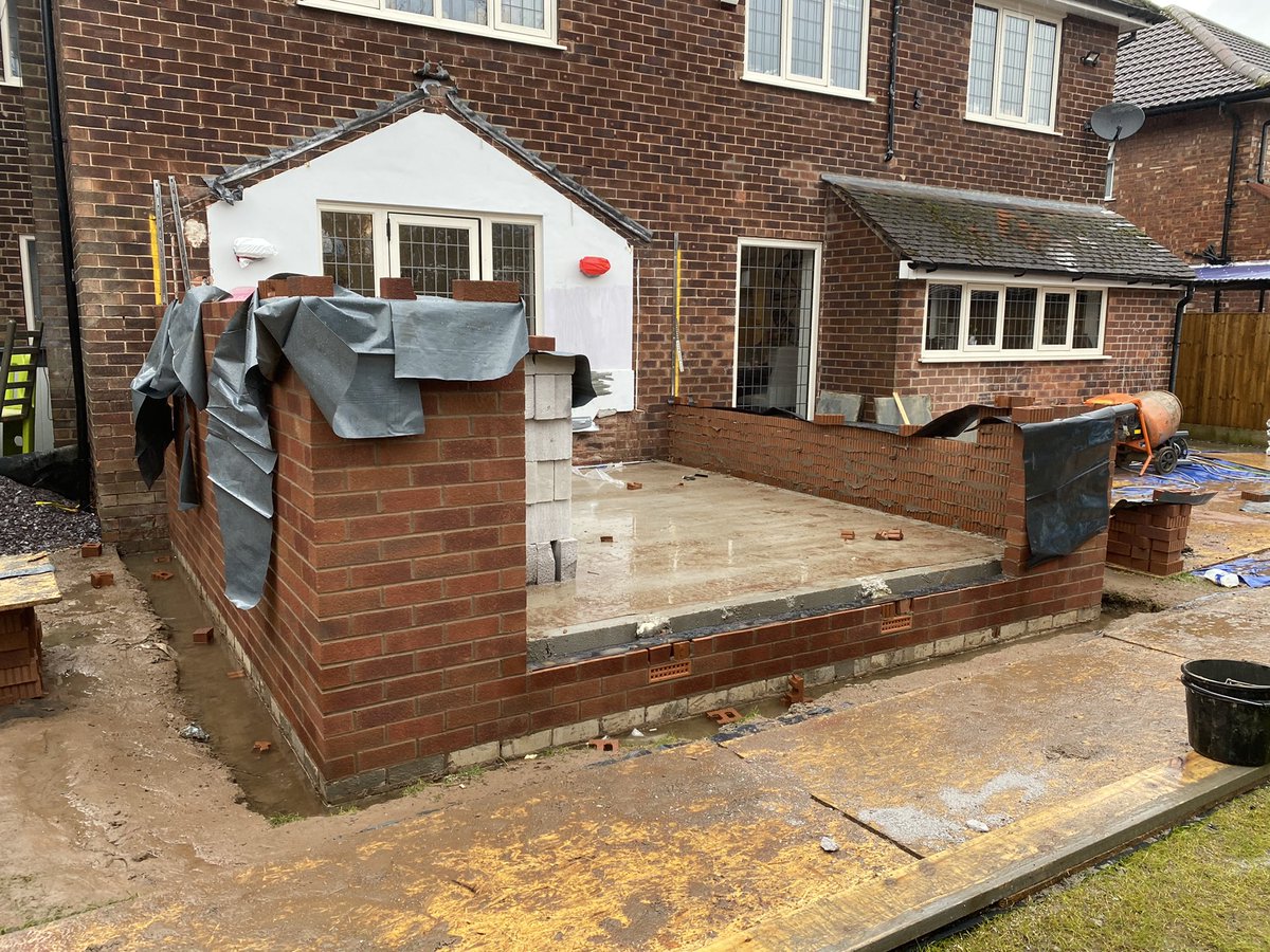 Brickwork going up, after a bit of a mission we eventually found a great match to the main house.