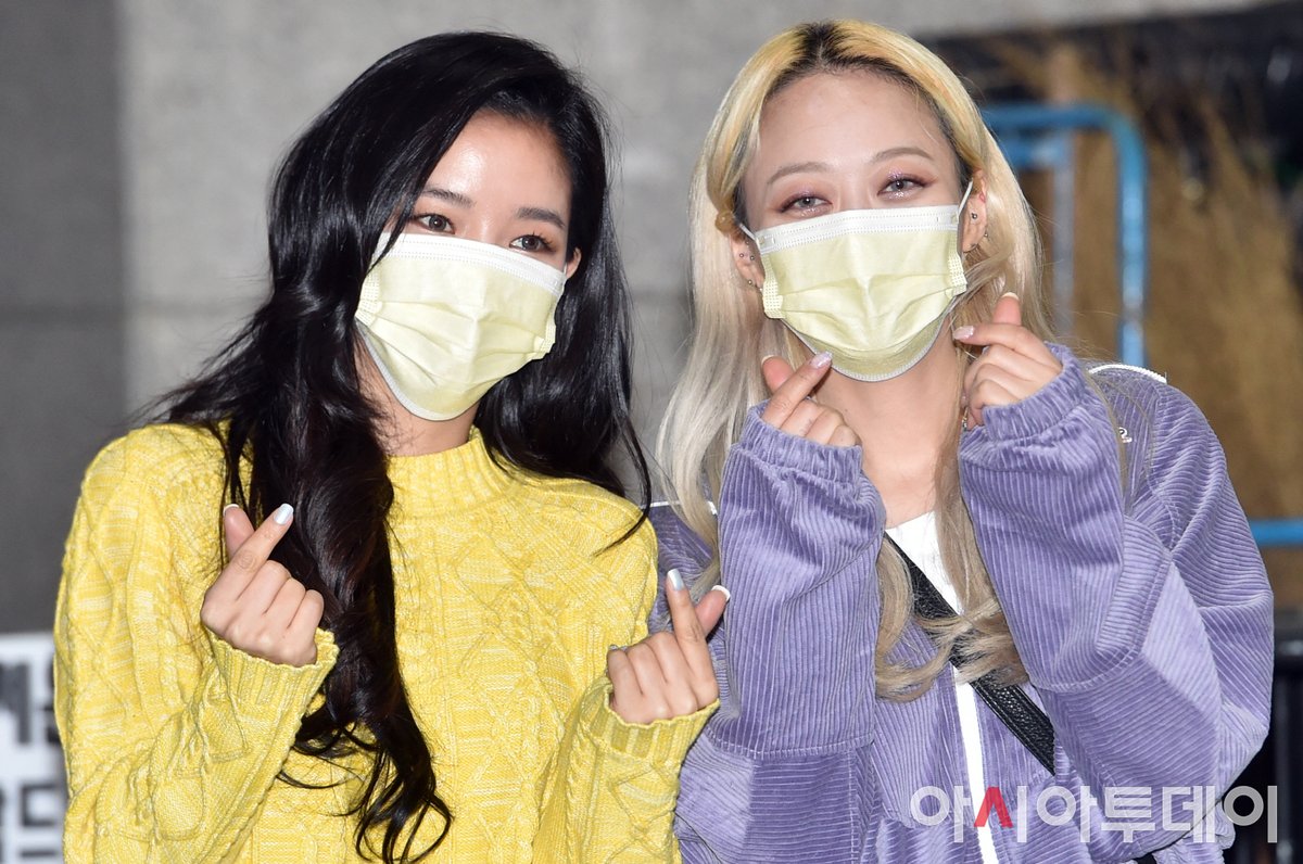 [Press Pics] 2021.03.10 on the way to Show Champion (13P) - turn-up-speaker.weebly.com/photos/press-p…