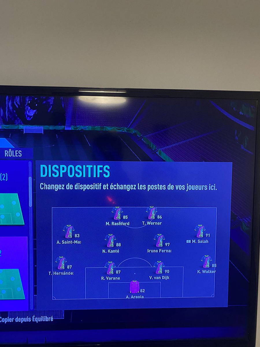 hedi_1207's tweet photo. @TwinsFifaHD Wesh voilà mon équipe full invendable sauf Saint Maximin et Werner j’ai un budget de 300k je joue en 442 https://t.co/ppc7B38jYU