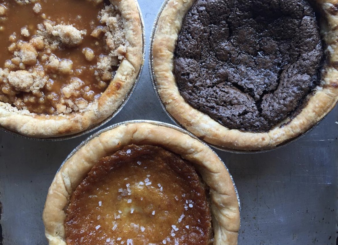 LSRCC_Chicago's tweet photo. WHM pop-ups at #ThePerfectCup return this weekend with @digitalkente, @screkas, and @MyEThree on 3.13 11-4. For #piday (3.14), pies from @HoneypieCafe, and @deflouredbakery plus shop @megsgemshop. Visit https://t.co/e7fRSAcUeG to pre-order pies and full event details! https://t.co/nb0RTZGYbC
