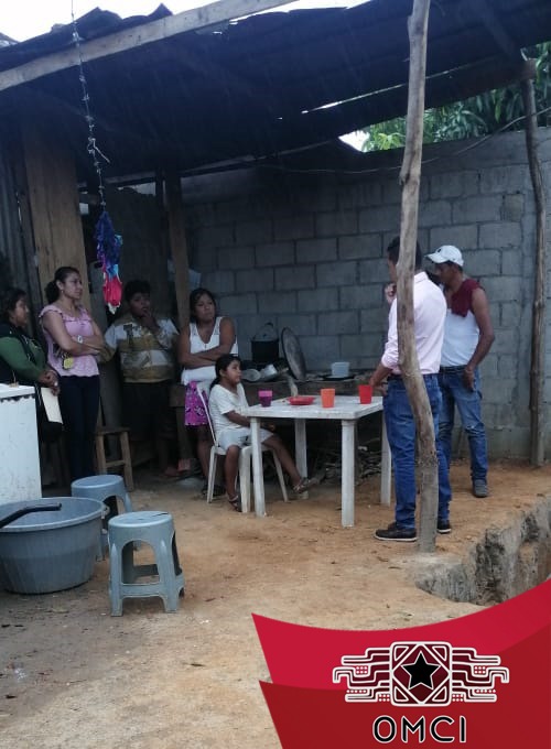 OMCIOAXACA's tweet photo. Nuestro coordinador en la zona de Tuxtepec  realiza levantamientos para pisos y techos de compañeros y compañeras de diferentes colonias y agencias. Llevando el mensaje de nuestra organización,  y avances en las gestiones realizadas. 

#OMCI #Oaxaca https://t.co/6Cww2zFCm3