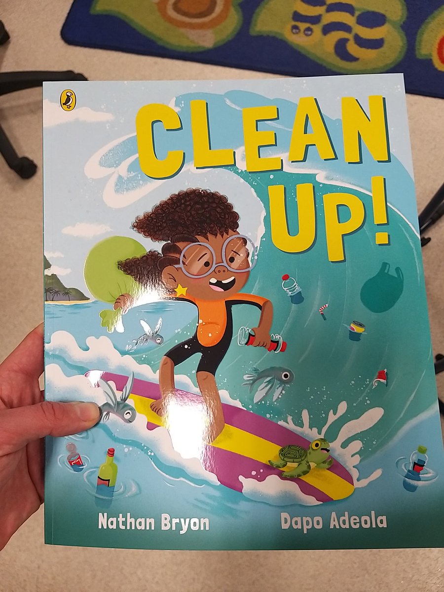 CattonGrove's tweet image. High quality fiction and non-fiction is being used across the school this week for our celebration of #BritishScienceWeek2021. The perfect way to be #SmashingStereotypes! 📚🔬🧪🔭📚  
@ignotofsky @NathanBryon @DapsDraws @ZoeTuckerDesign @ScienceWeekUK