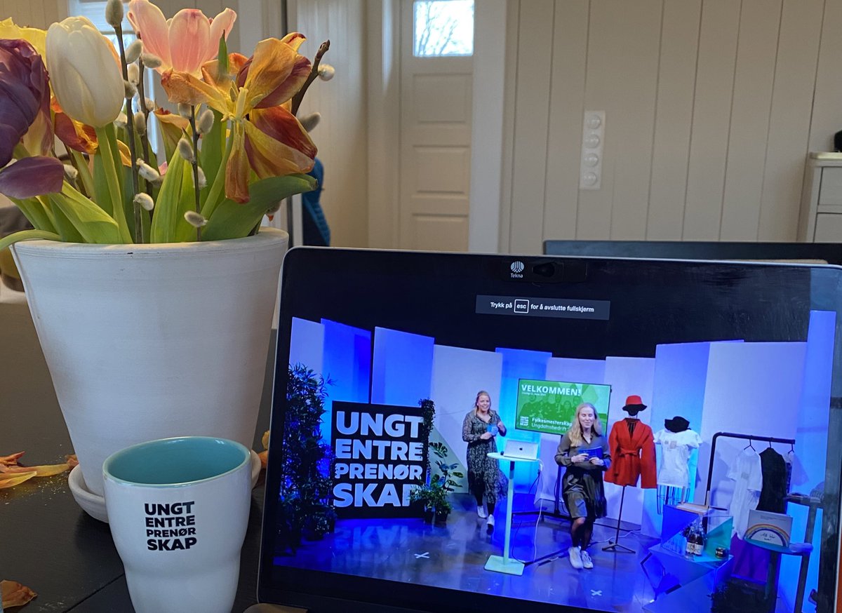 frkVivi's tweet photo. For en kul dag! Har vært jurymedlem i @UEOslo sin kåring av elevbedrift beste sosiale entreprenør. Next step = fylkesmesterskap. Ungdom ass 🤩💪 hodene og ideene deres👍
-og digger at vi i @NordeaNorge er samarbeidspartner 🙌👊
#UEOSLO #UNGDOMSBEDRIFT
#FMUB #NORDEANORGE https://t.co/PHKDN4M5St