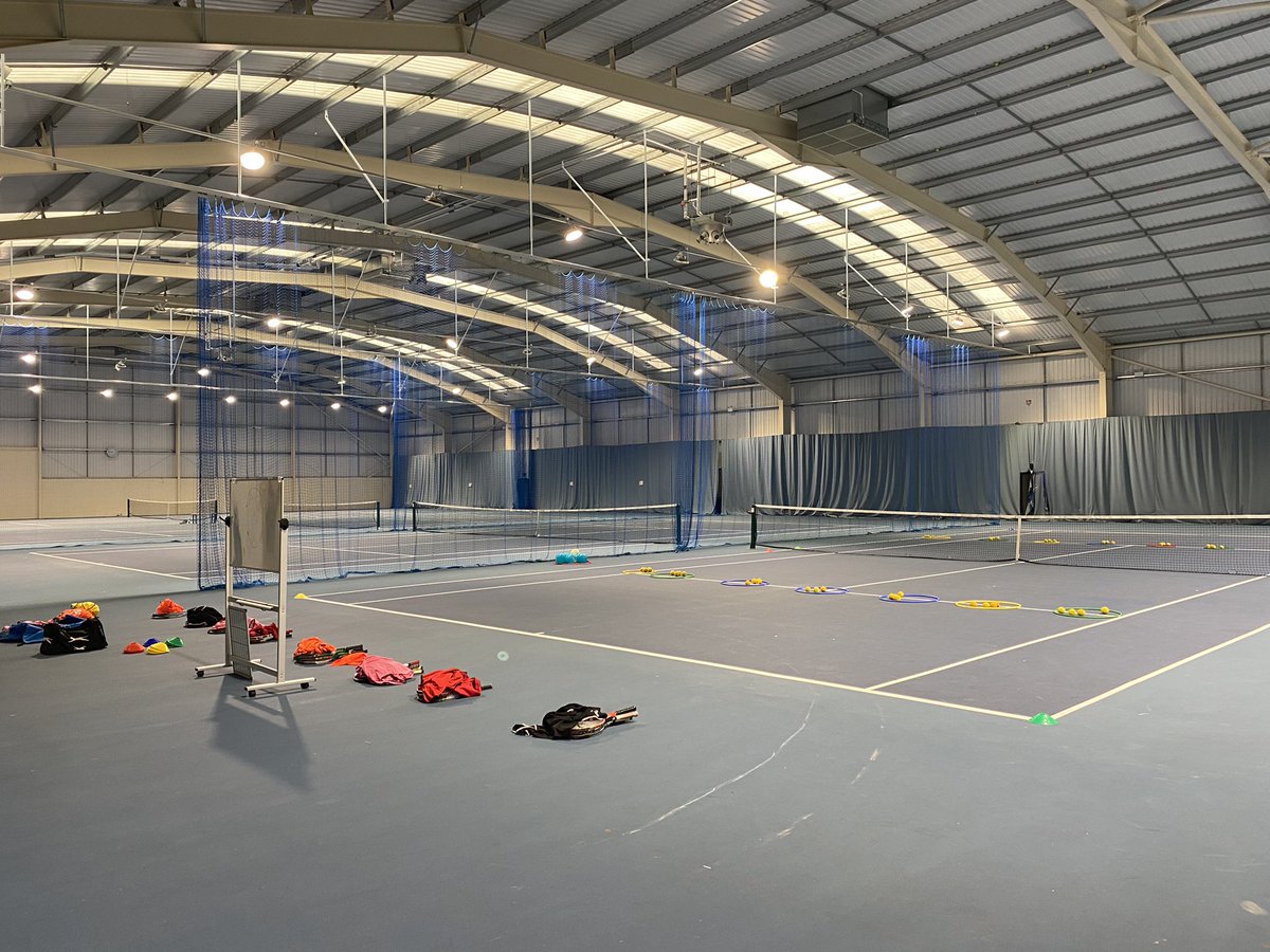 PE_with_MissT's tweet photo. Was awesome to be back teaching again today - all set up for my Year 7 tennis lesson with colour coded bibs and differentiated equipment for ability groups. #PETrainee #PGCE #TraineeTeacher #EduPE https://t.co/efdCKnC094