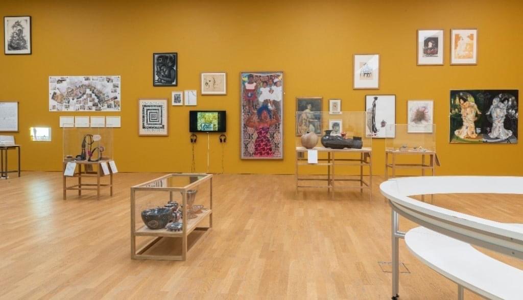 In 2019-20 we examined the #MiddlesbroughCollection with <a href="/AHRC_BAM/">BlckArtists&Modernsm</a> researchers, exploring how object-centred approaches can tell new stories about art. We discussed learnings in <a href="/UAL/">University of the Arts London</a> Decolonising Arts Institute seminar ‘Objects of Attention’. View here: youtube.com/watch?v=dBDR0D…