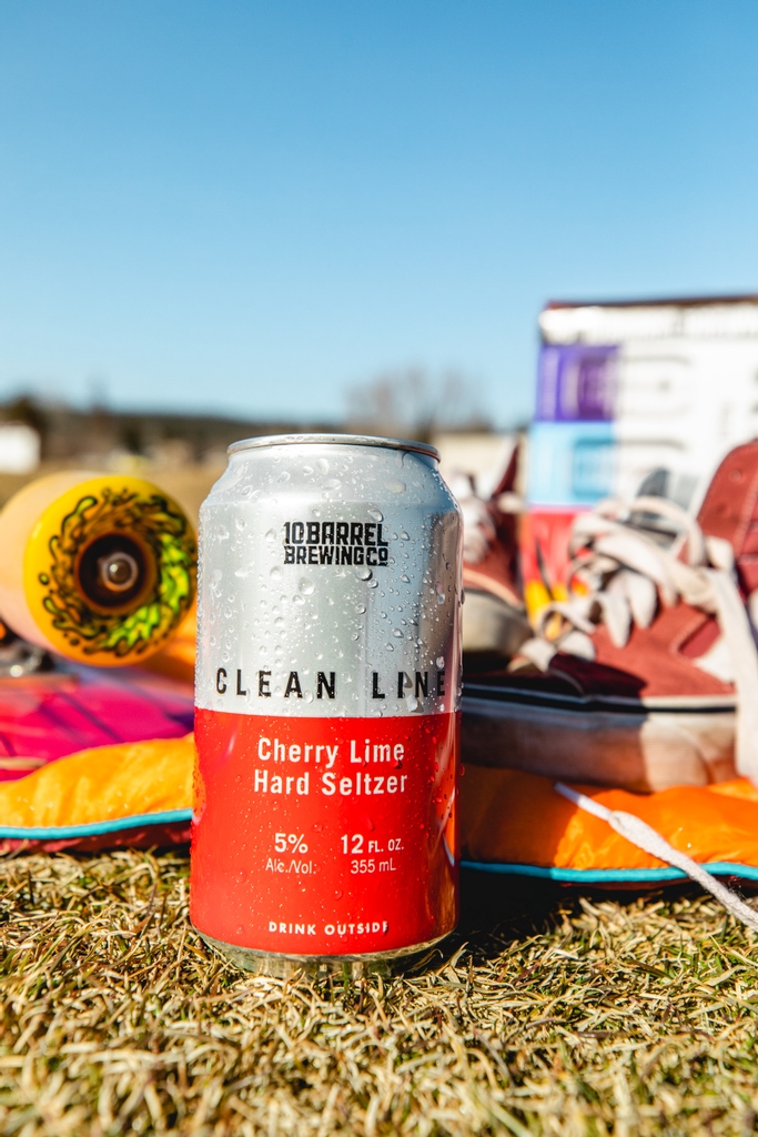 10BarrelBrewing's tweet photo. Introducing our Clean Line Seltzer Variety Pack and 3 BRAND new flavors!
Find your new favorite with Huckleberry, Blackberry Cucumber, Cherry Lime, or classic Mango. Because when it's good, it's good! #CleanLineSeltzer https://t.co/9bUbL5MjM9
