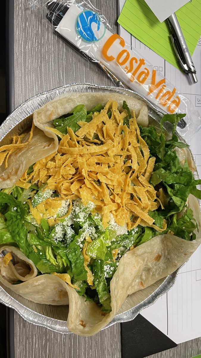 CTMSBaggett's tweet photo. WICOR week not only taught me different strategies to use with my students, but also lead TEAM @TWeeksGCISD to a victory and delicious lunch! #WICOR #AVID #CostaVida @CTMSWolfWay 🥙😋 https://t.co/zqWzYuy4Bx