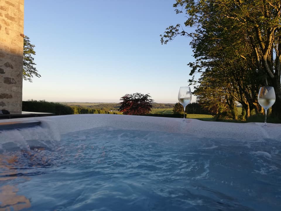 SchivasEstates's tweet photo. Schivas Estates has two fantastic self-catering holiday accommodation properties.  South Lodge which sleeps 4 and Newton House which sleeps 14, stay at either and get access to our poolhouse. 
@VisitScotland @visitabdn 
#staycation #staycationscotland #abdnwillwait https://t.co/OKok5UMYAd