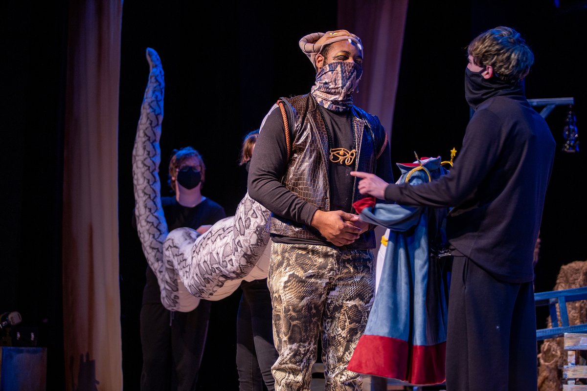 cmuniv's tweet photo. 👑🧑Reminder! CMU's Little Theater Presents "The Little Prince" tomorrow. Due to COVID-19 there is limited seating available. Thurs. Mar. 11 at 12:45PM, there is also a Livestream link for those who cannot make it in person: https://t.co/CaIp6SePWZ #centralmethodist https://t.co/iKGCdubgfM