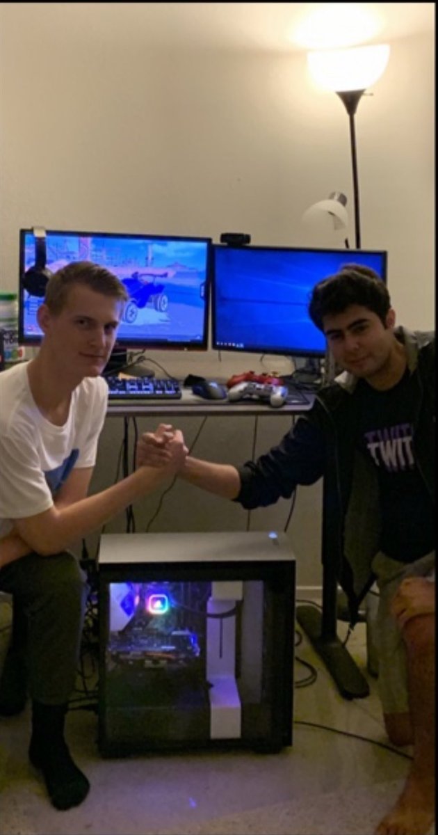 AwstinLong's tweet image. Is any girls trying to play video game with me and @whatchaknowsean