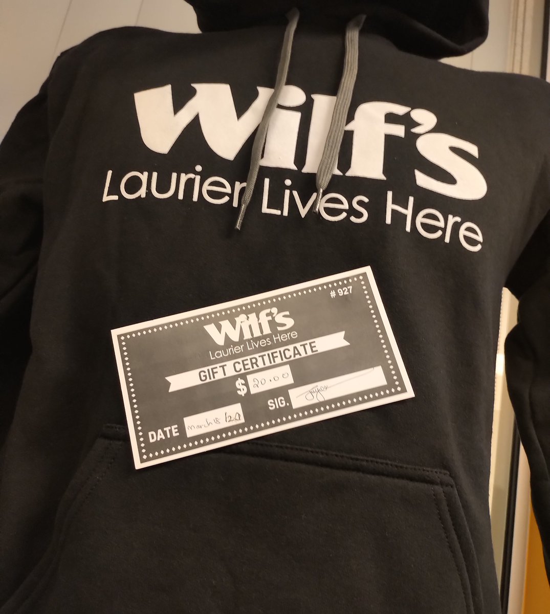 LaurierOneCard's tweet photo. Wear where you eat...
#WilfsWinningWednesday @WilfsPub 
U dig? RT = roger that
#limitedEdition #collectorsItem
Buena suerte 💜💛 https://t.co/V0uXfwVlqp