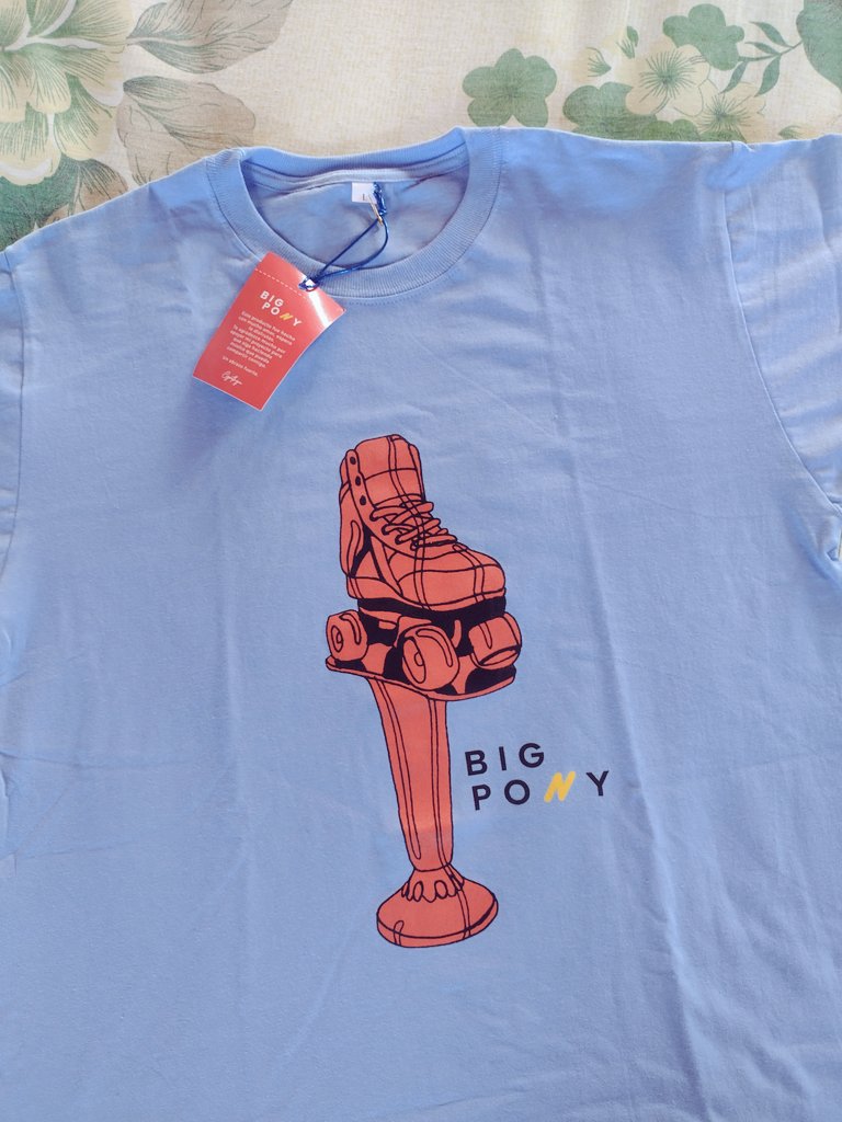 marquezfagoaga's tweet photo. Hace unos días compré esta camiseta y stickers para apoyar el proyecto musical de @bigponymusic. ¡Fuerzas siempre!

✌️😊🎶🎤🎹 https://t.co/LjhIcVgzYA