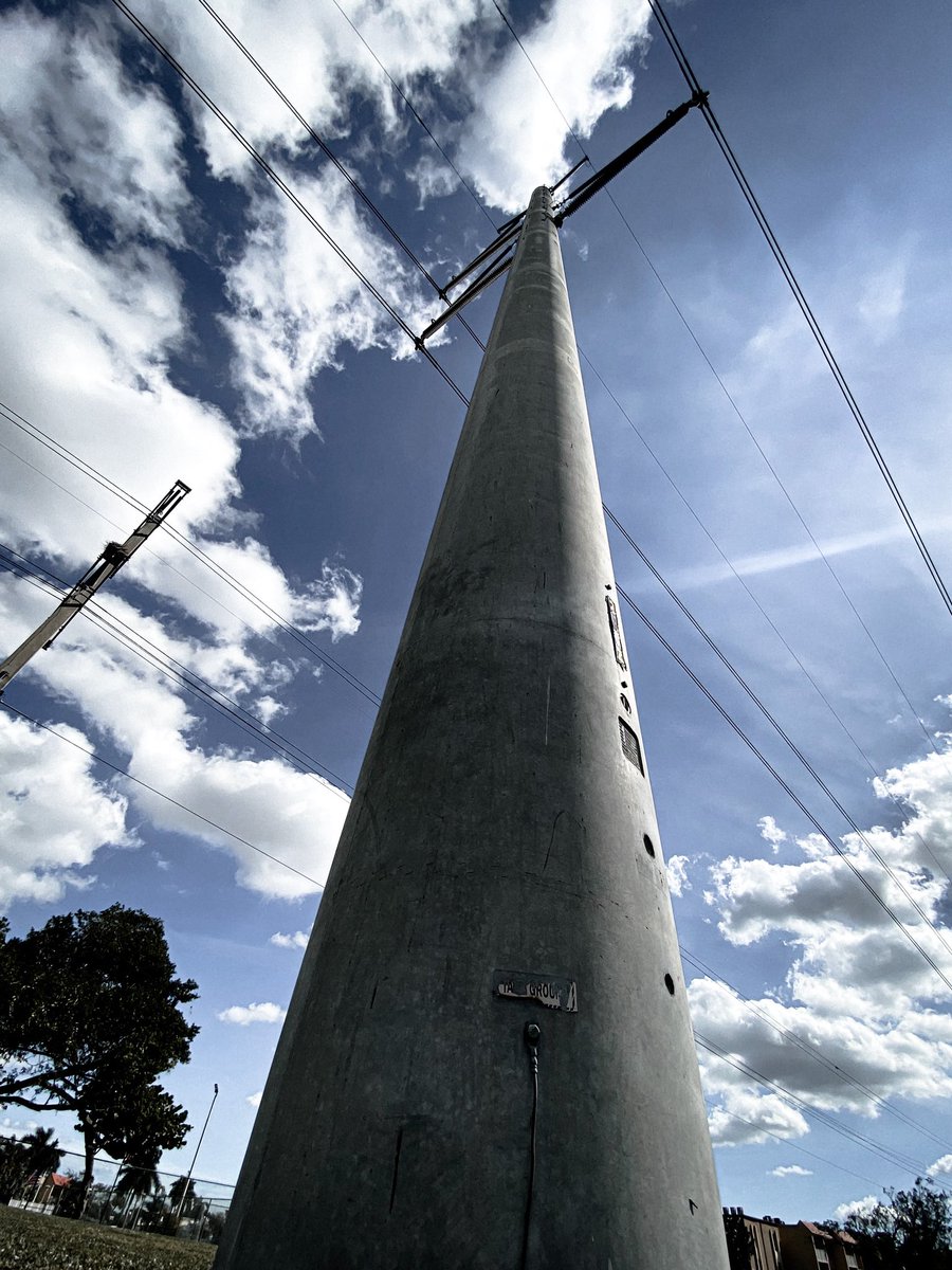 g_adof's tweet photo. @vmonokian Electricity
#Spring2021PGYFIU @vmonokian #FreeForm https://t.co/IW49iig79w
