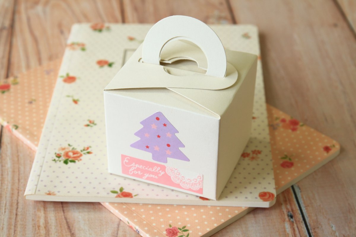 lemoncatshop's tweet image. Get this lovely recycled Ivory Magnolia DIY Square Favour box &amp;amp; more shades available in our shop!
lemoncatshop.com/packaging

#diy #wedding #favourboxes #giftbox #packaging #countrystyle
