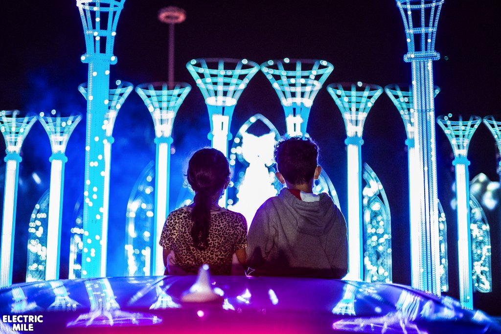 The End of the Road is on the Horizon.🌌✨ Adventure through the night for the very last time THIS WEEKEND!🚙🌈 

The Magic awaits you and the Family at Santa Anita Park!❤️ Limited tickets available for March 12-14→ insom.co/emFUN