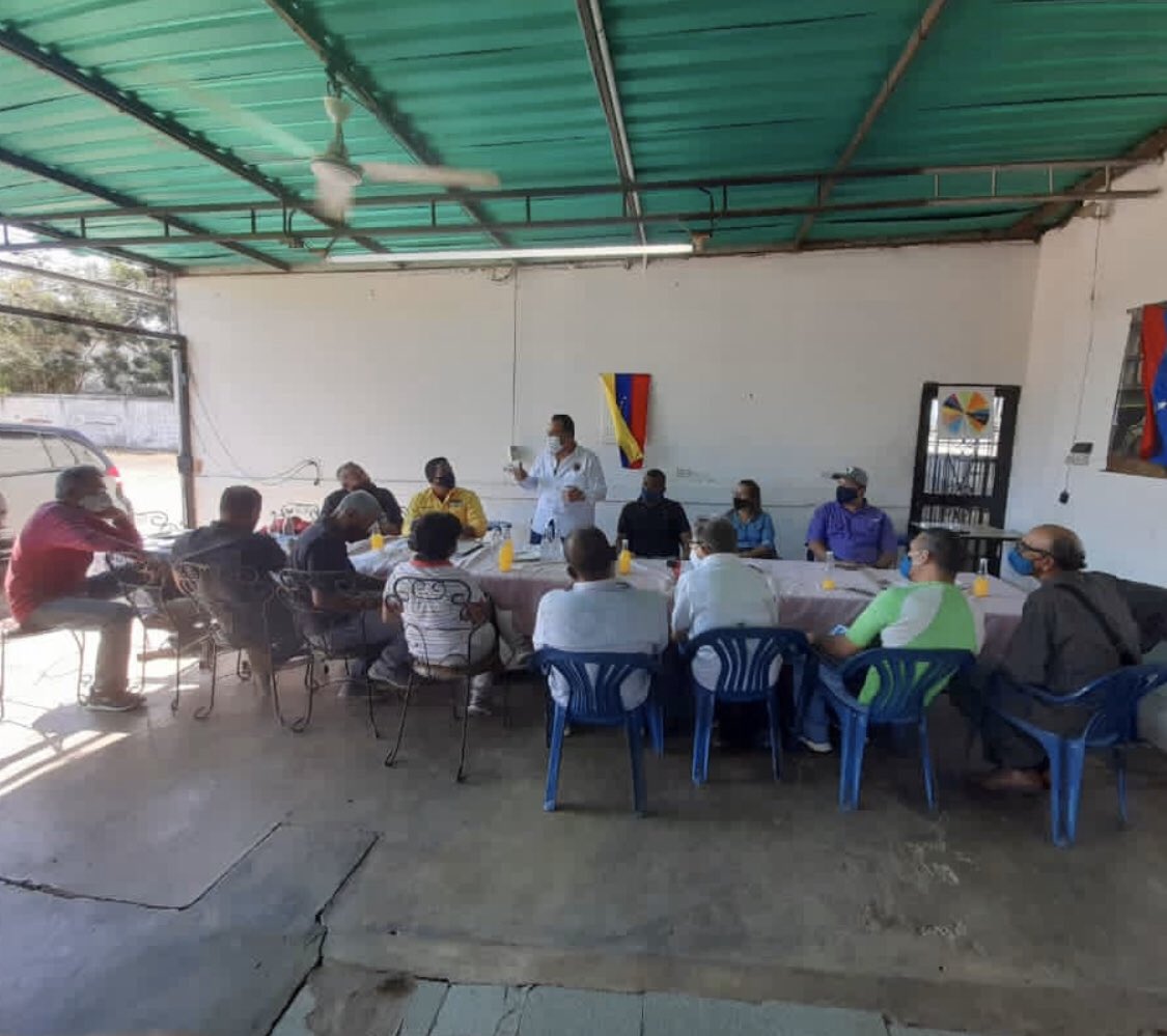 JuanCVelazcoQ's tweet photo. Hoy desde el MUNICIPIO SIMÓN BOLÍVAR-COL,Reunidos con el FAVL analizando las estrategias a implementar para que logremos el objetivo de la mayoría de los Venezolanos, como es despojar a maduro del Poder por la vía democrática; En este equipo Impera la racionalidad e inteligencia. https://t.co/XsCkSzSmy1