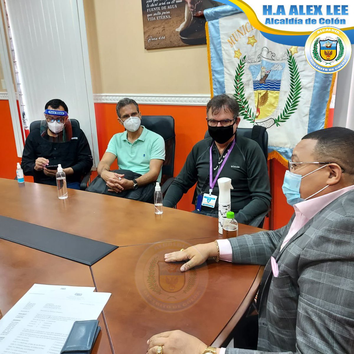 HA_AlexLee's tweet photo. #DistritoSaludable
Proponemos solucionar el problema de la basura, en el distrito de Colón, valiéndonos de la tecnología.
Sostuvimos reunión inicial con ejecutivos de Cable & Wireless, @AguaseoColon y los directores de Policía Municipal y Ornato y Aseo. https://t.co/va9paMSUkf