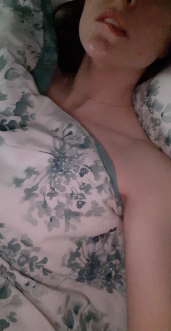 Who thinks collarbones are kinda sexy?   #onlyfans #sellingcontent #buyingcontent #contentcreator #nsfw<a href="/tag/onlyfans"class="tags">#onlyfans</a><a href="/tag/sexy"class="tags"><span>#sexy</span></a><a href="/tag/nsfw"class="tags"><span>#nsfw</span></a><a href="/tag/contentcreator"class="tags"><span>#contentcreator</span></a><a href="/tag/sellingcontent"class="tags"><span>#sellingcontent</span></a>